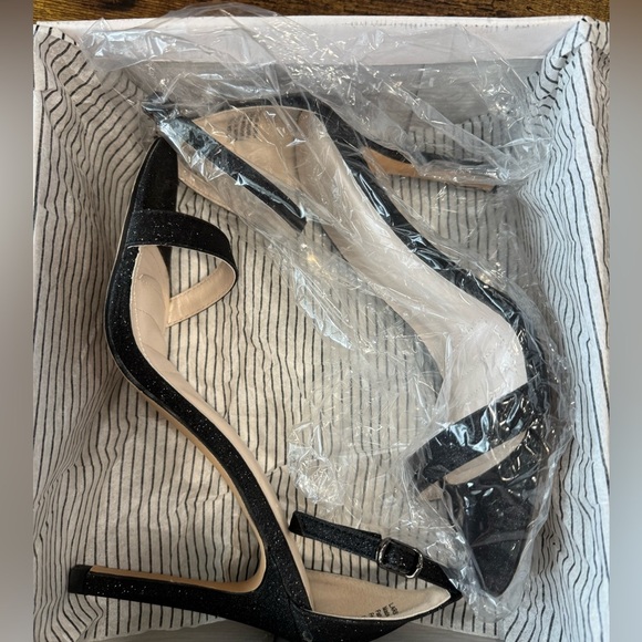 Elegant Black High Heel Sandals - Picture 5 of 5